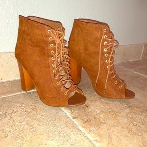 Fall booties 🍂🍁